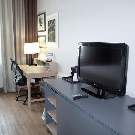 Country Inn & Suites By Radisson, Big Rapids, Mi Exteriör bild