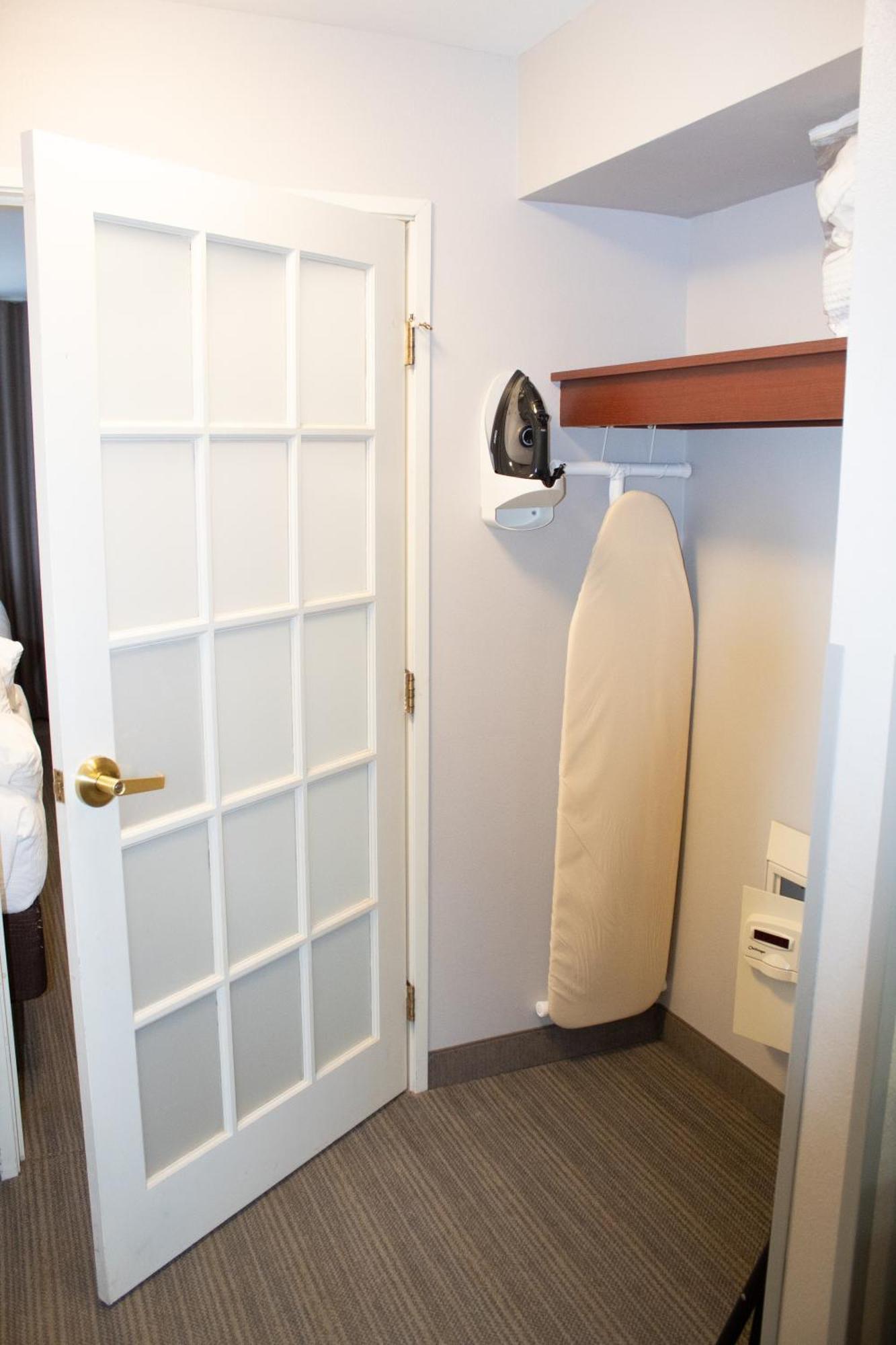Country Inn & Suites By Radisson, Big Rapids, Mi Exteriör bild