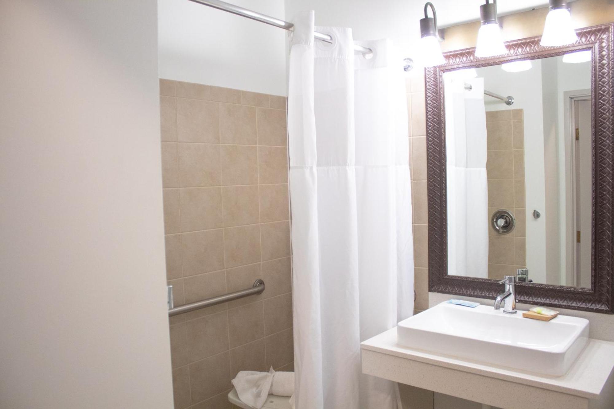 Country Inn & Suites By Radisson, Big Rapids, Mi Exteriör bild