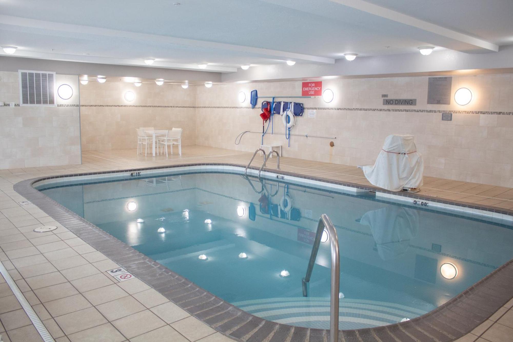 Country Inn & Suites By Radisson, Big Rapids, Mi Exteriör bild